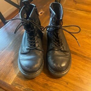 Dr martens kids size 1 black